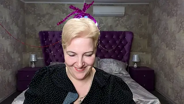 Snapshot of Sandra_Snow chatting on February 12, 5:16 pm Sandra Snow online show from February 12, 5:16 pm