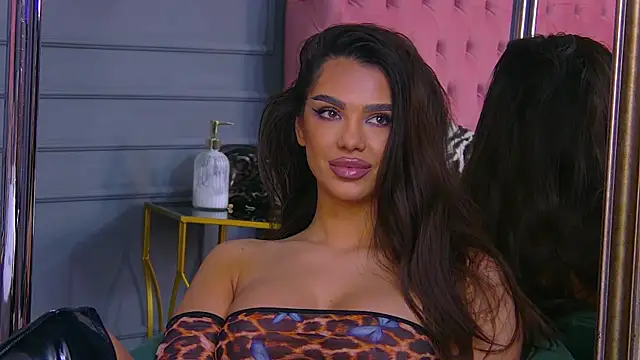 Nicole Diva online show from January 31, 1:45 pm