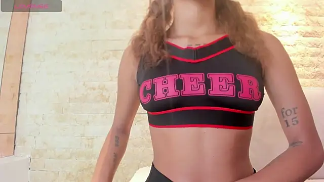 mia roldan  online show from September 19, 2:07 pm