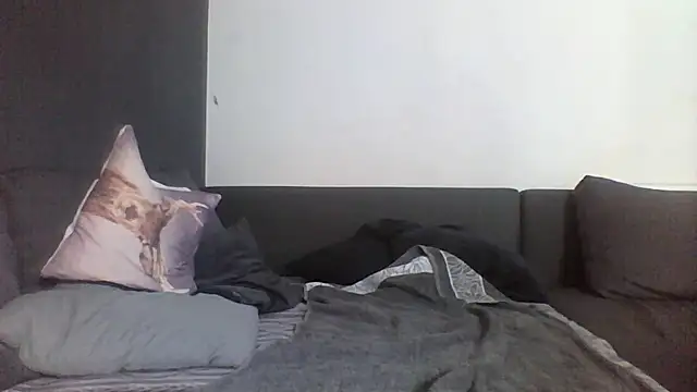 Snapshot of Avamereandmikel chatting on July 28, 4:39 pm Avamereandmikel online show from July 28, 4:39 pm