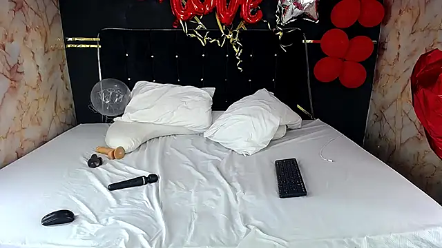 Snapshot of AmandaRobers chatting on February 17, 8:58 pm AmandaRobers online show from February 17, 8:58 pm