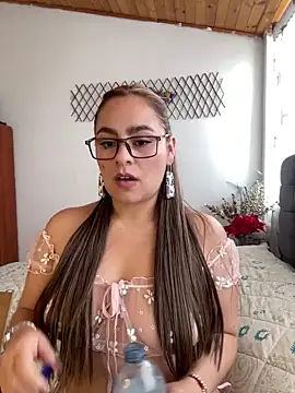 Snapshot of Gabriela-Parker_ chatting on February 13, 3:24 pm Gabriela-Parker online show from February 13, 3:24 pm