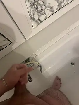 Snapshot of Loco42- chatting on February 24, 6:04 pm Loco42- online show from February 24, 6:04 pm