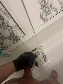 Snapshot of Loco42- chatting on February 28, 7:56 pm Loco42- online show from February 28, 7:56 pm