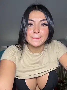 Snapshot of SofiDavid chatting on December 15, 4:44 pm SofiDavid online show from December 15, 4:44 pm