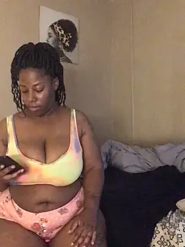 Snapshot of Eboni03 chatting on September 27, 8:08 am Eboni03 online show from September 27, 8:08 am