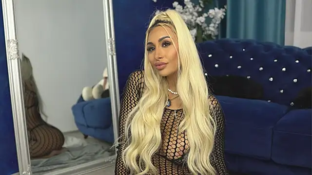 Snapshot of GoldenAmber chatting on September 14, 7:02 pm GoldenAmber online show from September 14, 7:02 pm