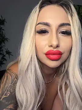 Snapshot of GoldenAmber chatting on November 29, 7:06 pm GoldenAmber online show from November 29, 7:06 pm