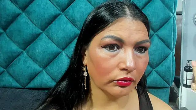 PENELOPELEWISs online show from November 17, 1:55 am