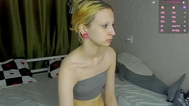 Snapshot of Lexy-Woorhez chatting on April 26, 11:19 am Lexy-Woorhez online show from April 26, 11:19 am