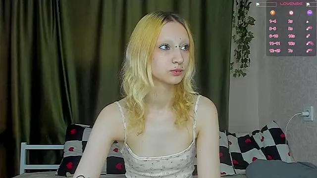 Snapshot of Lexy-Woorhez chatting on May 6, 11:26 am Lexy-Woorhez online show from May 6, 11:26 am