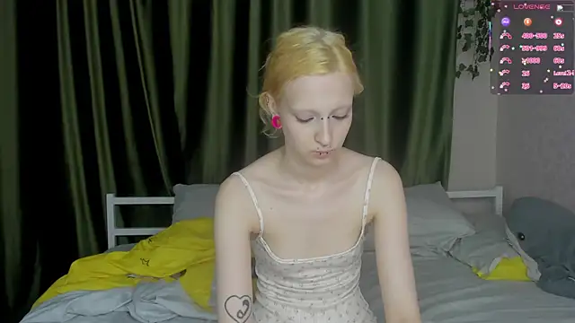 Snapshot of Lexy-Woorhez chatting on June 10, 4:06 pm Lexy-Woorhez online show from June 10, 4:06 pm