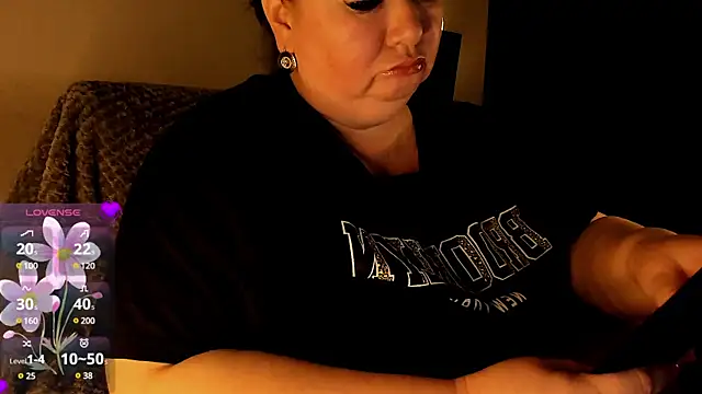 Snapshot of SexxyDreams1 chatting on February 26, 1:00 am SexxyDreams1 online show from February 26, 1:00 am