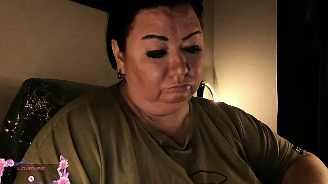 Snapshot of SexxyDreams1 chatting on September 9, 2:11 am SexxyDreams1 online show from September 9, 2:11 am