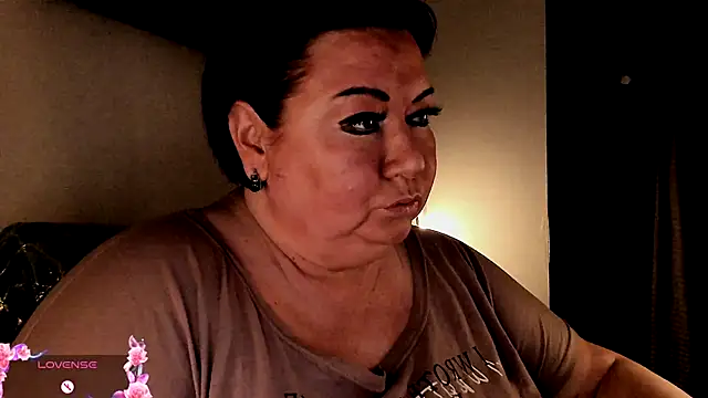 Snapshot of SexxyDreams1 chatting on September 14, 5:28 am SexxyDreams1 online show from September 14, 5:28 am