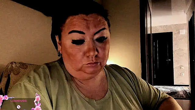 Snapshot of SexxyDreams1 chatting on October 2, 5:47 am SexxyDreams1 online show from October 2, 5:47 am