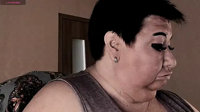 Snapshot of SexxyDreams1 chatting on June 30, 3:18 am SexxyDreams1 online show from June 30, 3:18 am