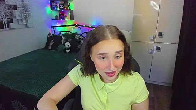 LinaTruly online show from March 2, 10:16 pm