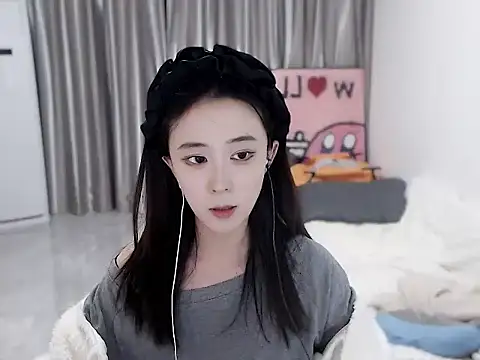 LOLO-yaya online show from December 13, 1:12 pm