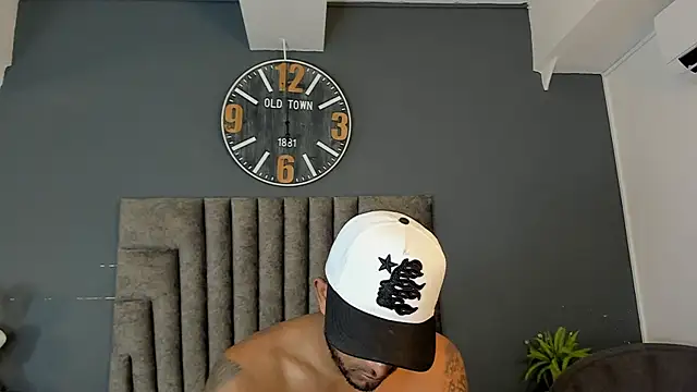 Robin Rief online show from April 15, 7:21 pm