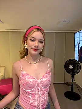 NicoleCut online show from December 18, 10:54 am