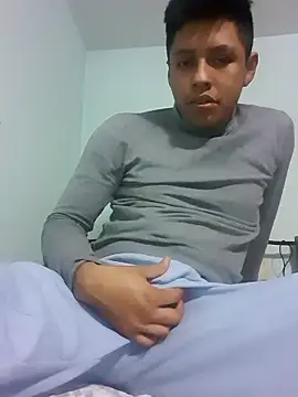 Snapshot of elias5031 chatting on December 28, 9:51 pm elias5031 online show from December 28, 9:51 pm