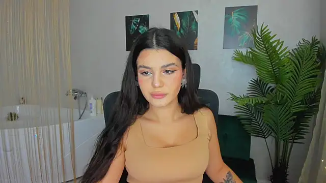 Snapshot of AlluringAriel chatting on February 12, 3:40 am AlluringAriel online show from February 12, 3:40 am