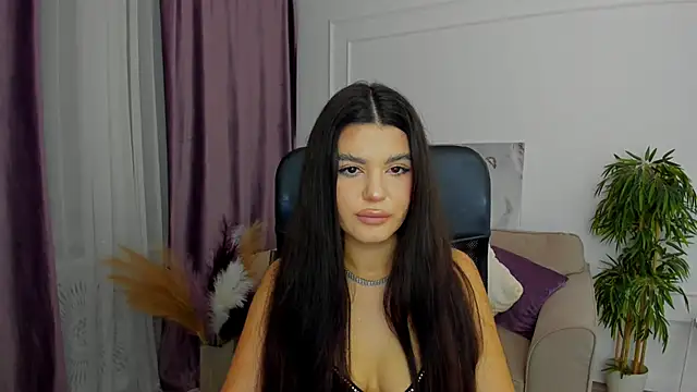 Snapshot of AlluringAriel chatting on February 13, 3:39 am AlluringAriel online show from February 13, 3:39 am