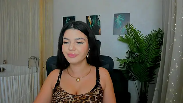 Snapshot of AlluringAriel chatting on February 16, 10:43 pm AlluringAriel online show from February 16, 10:43 pm