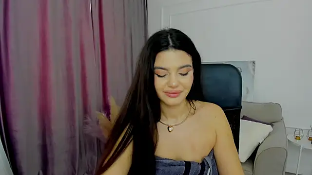 Snapshot of AlluringAriel chatting on February 27, 9:43 am AlluringAriel online show from February 27, 9:43 am