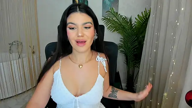 Snapshot of AlluringAriel chatting on March 1, 7:26 pm AlluringAriel online show from March 1, 7:26 pm