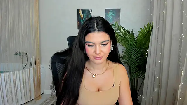 Snapshot of AlluringAriel chatting on March 2, 1:47 am AlluringAriel online show from March 2, 1:47 am