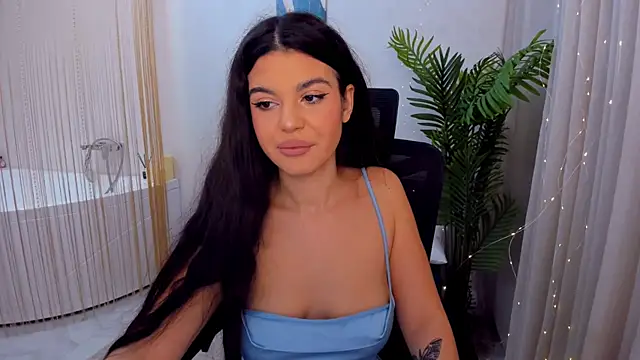 Snapshot of AlluringAriel chatting on March 16, 10:42 pm AlluringAriel online show from March 16, 10:42 pm