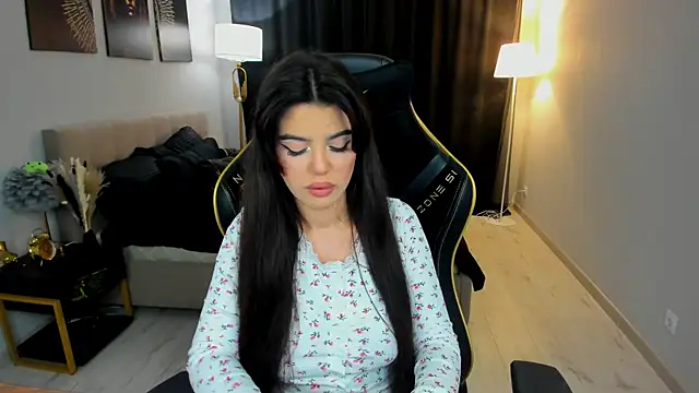 Snapshot of AlluringAriel chatting on September 24, 11:35 am AlluringAriel online show from September 24, 11:35 am