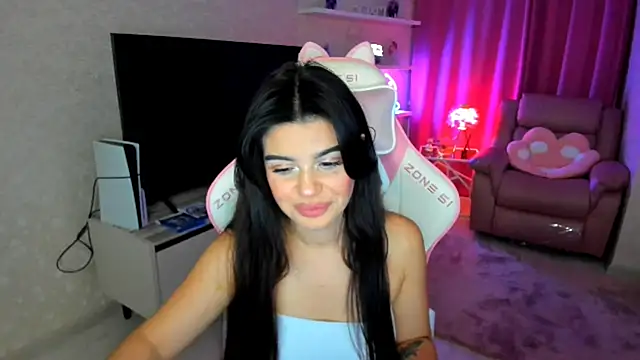 Snapshot of AlluringAriel chatting on October 5, 7:23 pm AlluringAriel online show from October 5, 7:23 pm