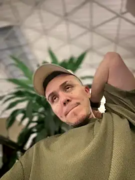 adam-rivera online show from September 9, 1:38 am