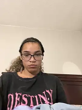 Snapshot of 1prettygem chatting on December 19, 11:03 pm 1prettygem online show from December 19, 11:03 pm