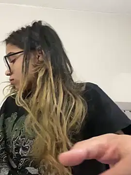 Snapshot of 1prettygem chatting on March 9, 8:10 pm 1prettygem online show from March 9, 8:10 pm