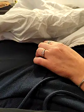 Snapshot of ariel-rick chatting on December 19, 10:28 pm ariel-rick online show from December 19, 10:28 pm