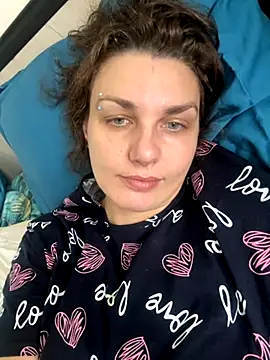 Snapshot of Magic__smile chatting on November 11, 6:02 am Magic smile online show from November 11, 6:02 am