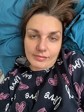 Snapshot of Magic__smile chatting on November 18, 5:45 am Magic smile online show from November 18, 5:45 am