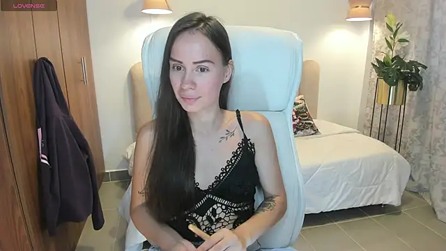 Snapshot of kiim_sweett chatting on December 16, 11:55 am kiim sweett online show from December 16, 11:55 am