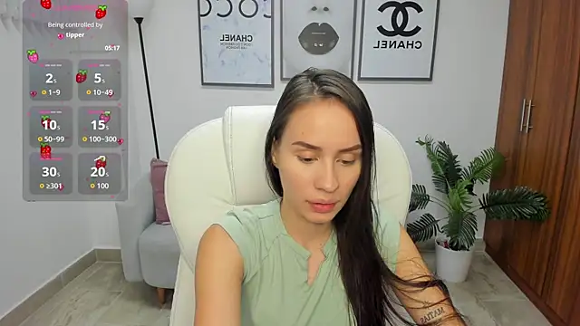 Snapshot of kiim_sweett chatting on October 14, 11:11 am kiim sweett online show from October 14, 11:11 am