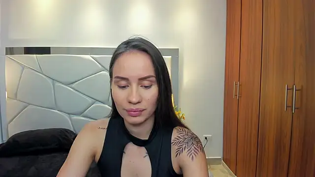 Snapshot of kiim_sweett chatting on October 15, 11:21 am kiim sweett online show from October 15, 11:21 am