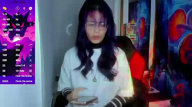 Snapshot of _sakae_ chatting on December 30, 10:01 pm  sakae  online show from December 30, 10:01 pm