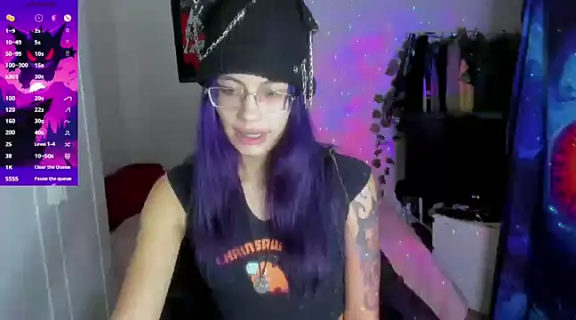 Snapshot of _sakae_ chatting on January 7, 10:52 pm  sakae  online show from January 7, 10:52 pm