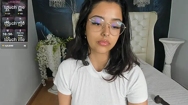 Snapshot of Ariana_Pierce chatting on December 21, 10:51 pm Ariana Pierce online show from December 21, 10:51 pm