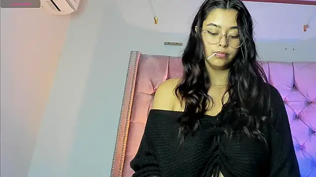 Snapshot of Ariana_Pierce chatting on February 16, 1:25 am Ariana Pierce online show from February 16, 1:25 am