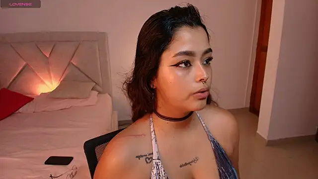 Snapshot of Ariana_Pierce chatting on June 24, 6:29 pm Ariana Pierce online show from June 24, 6:29 pm