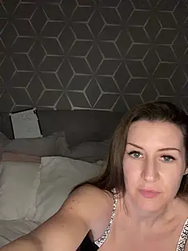 Snapshot of Charlotte-Urban chatting on December 29, 10:47 pm Charlotte-Urban online show from December 29, 10:47 pm